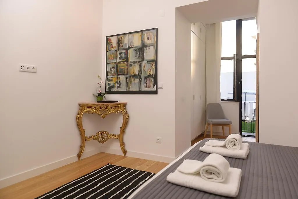 Center Garden Luxury Apartment