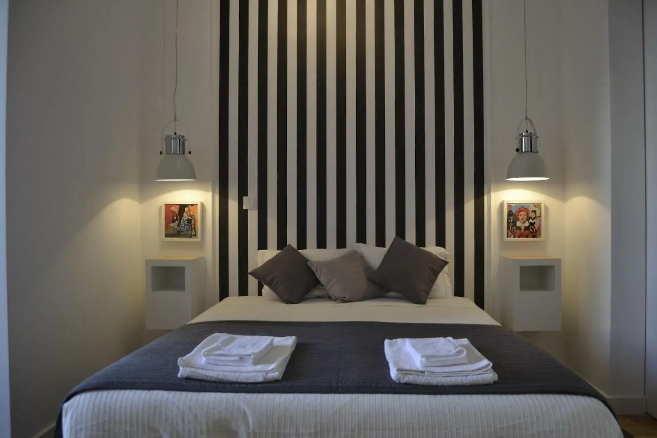 Center Garden Luxury Apartment