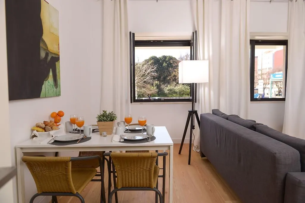 Center Garden Luxury Apartment